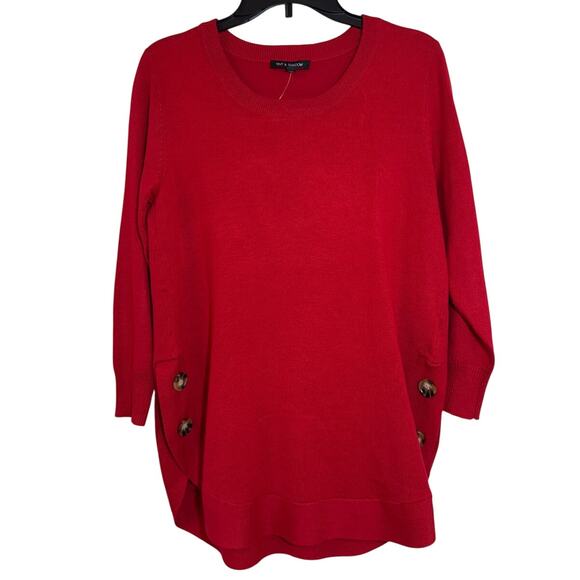 NWT Tint & Shadow Small Red Long Sleeve Scoop Neck Sweater Scoop Hem Button Acc - Picture 1 of 7